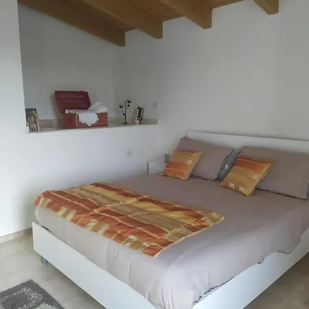 Casa Ghirthalos 招待所 3*
