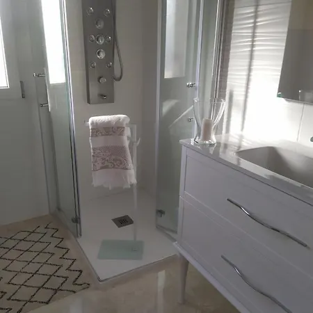 Casa Ghirthalos Guest house
