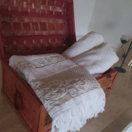 Casa Ghirthalos Guest house *